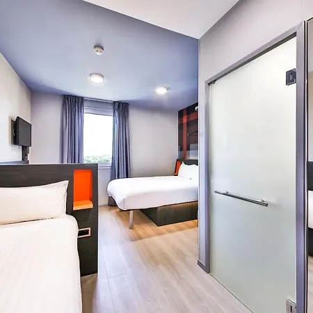 Easyhotel Paris Charles De Gaulle Villepinte 호텔